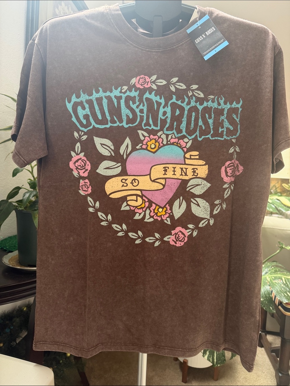 Guns N' Roses Women's Brown Short Sleeve Graphic Tee - 'So Fine' Heart